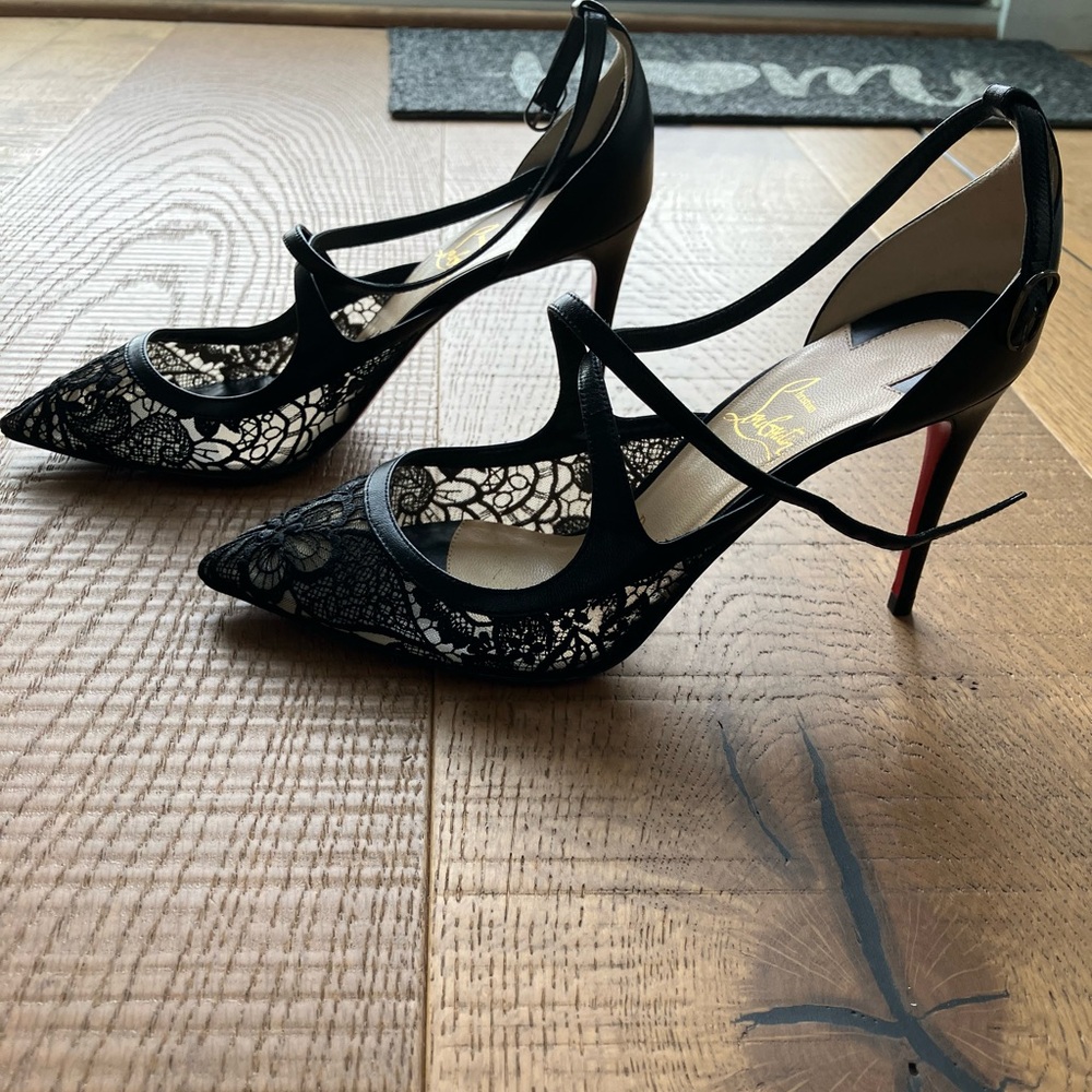Christian Louboutin Twistissima Strappy Pump
